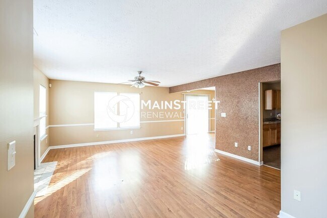 Photo - 3 Bedroom Pet-Friendly Home in Indianapolis, IN with Main Street Renewal