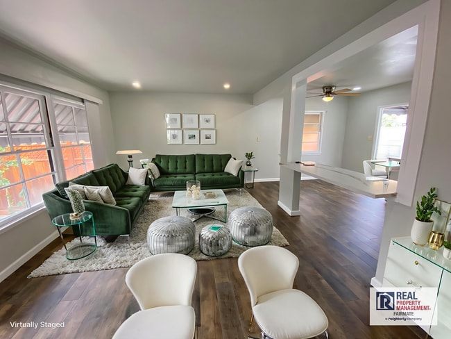 Building Photo - Renovated Rear Bungalow