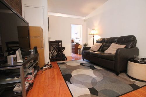 Foto del edificio - 334 E 11th St