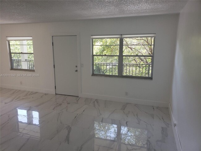 Foto del edificio - 13255 SW 7th Ct