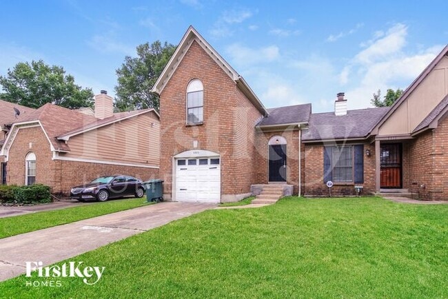 Building Photo - 5885 Ridgehill Dr