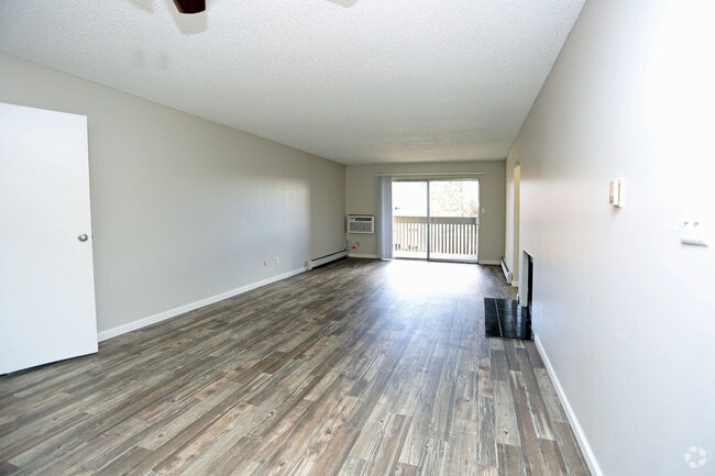 Interior Photo - 3300 Tamarac Apartments