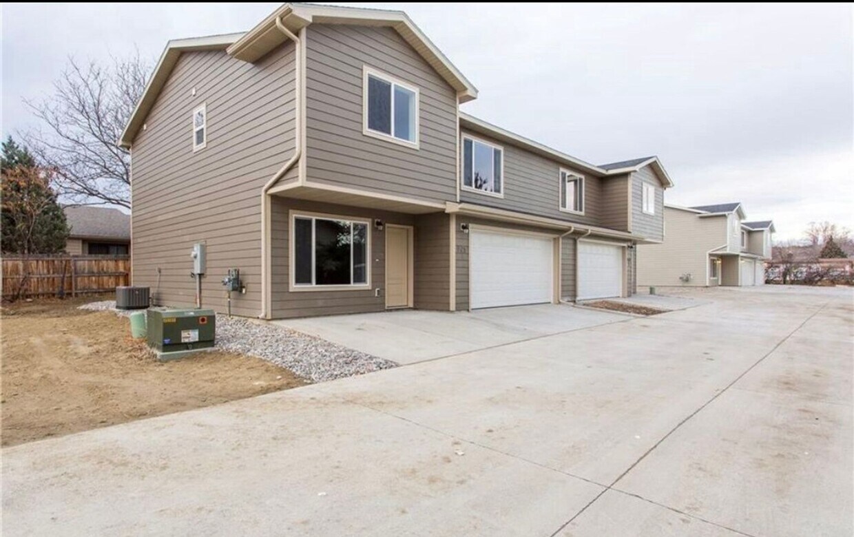 Primary Photo - Check out this adorable townhome!