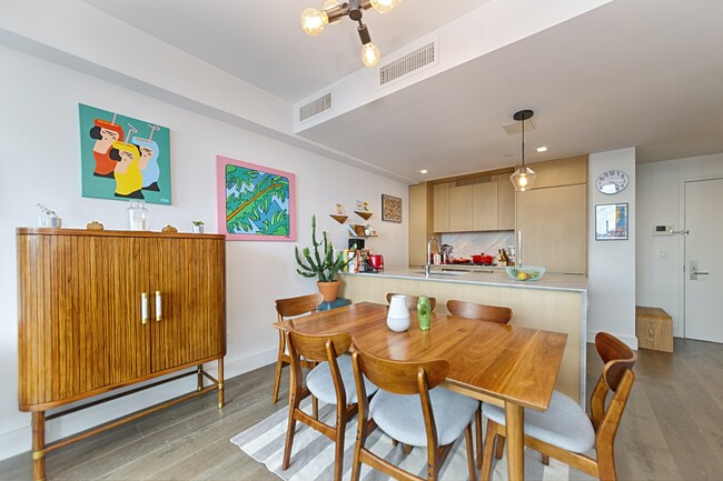 Building Photo - Sunny Two Bedroom with River Views