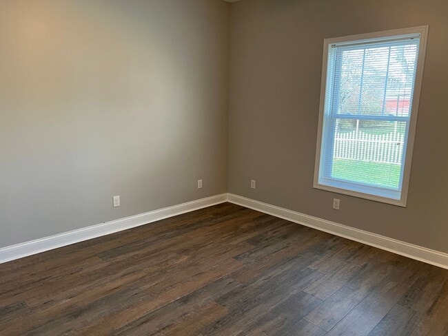Foto del edificio - Remodeled 3 Bedroom Single Level Home in C...