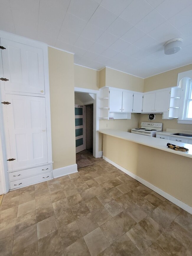 Building Photo - 4050 Main St