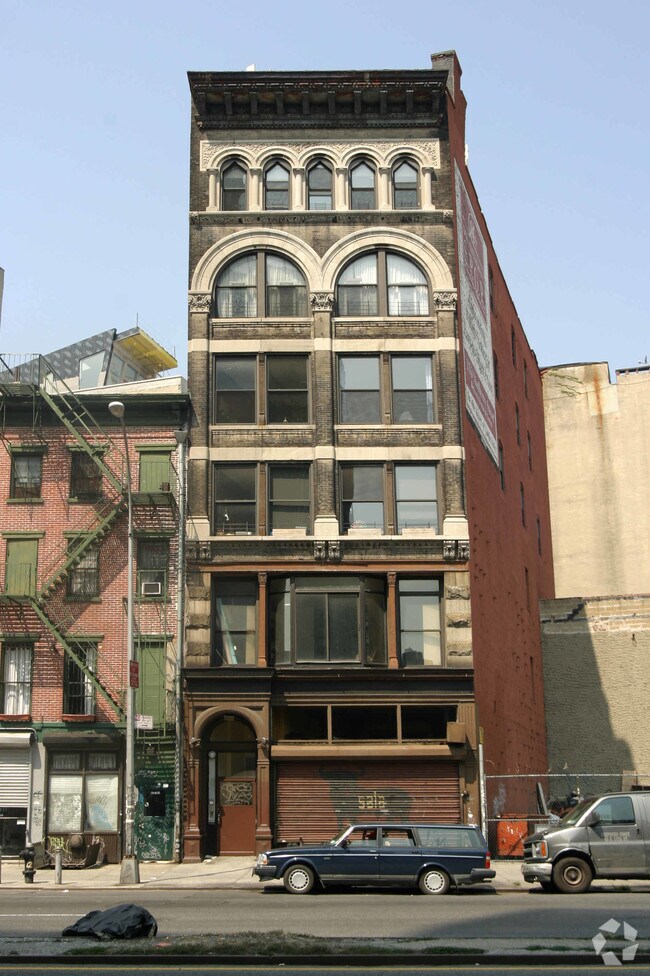 Building Photo - 344 Bowery