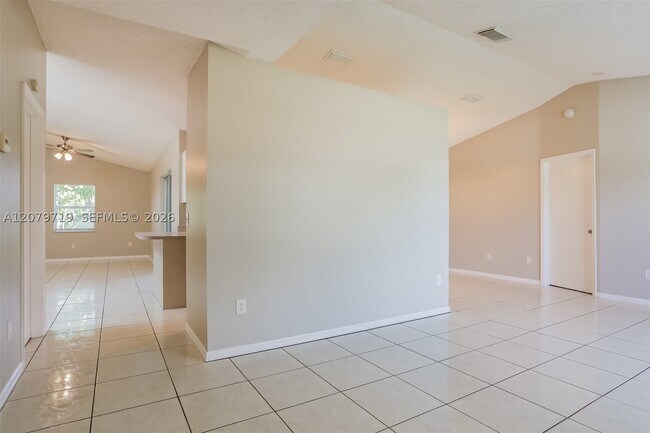 Foto del edificio - 2514 SW Monterrey Ln