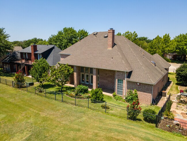 Building Photo - 6512 Mesa Ridge Ct