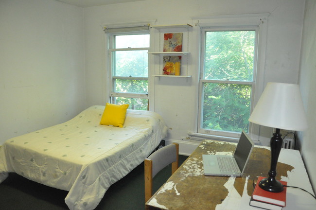 Bedroom #2 - 118 Ferris Pl