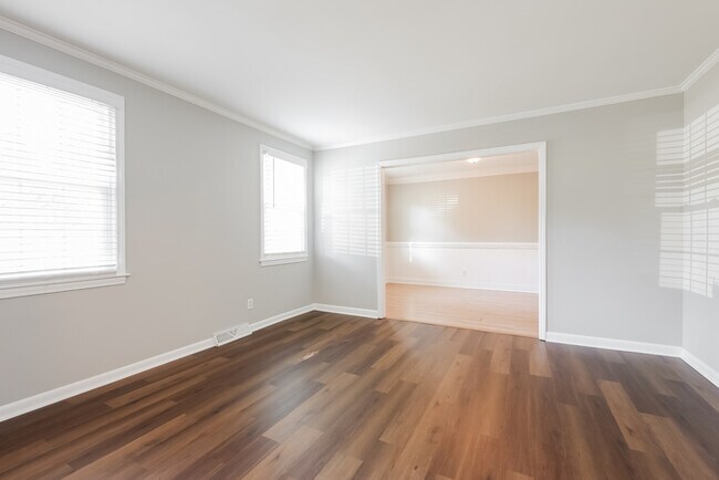 Foto del edificio - 512 Brooks Rd