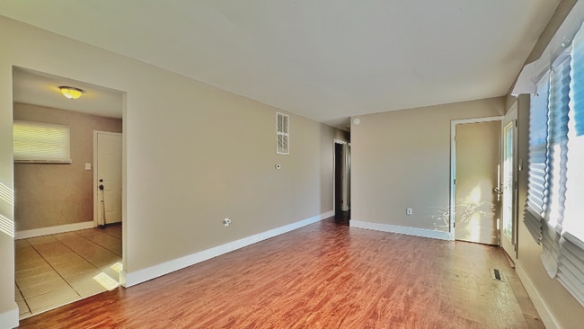 Building Photo - 3817 Palmerston Ave
