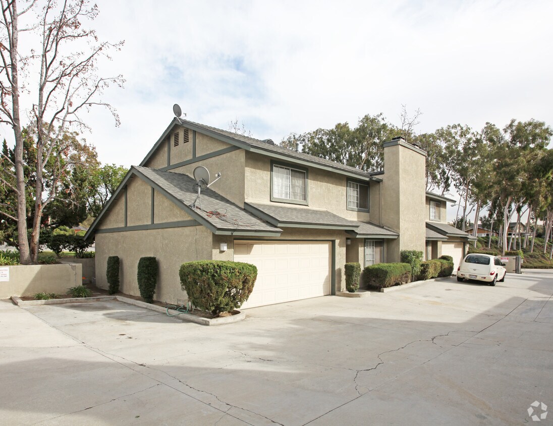 Foto del edificio - 1905-1937 S Lark Ellen Ave
