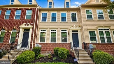 Building Photo - 610 Chance Place