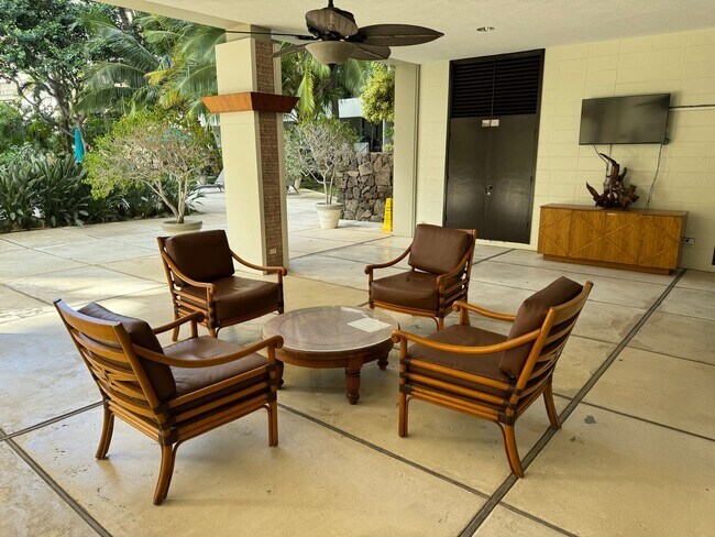 Foto del edificio - Fully-Furnished One Bedroom in Waikiki