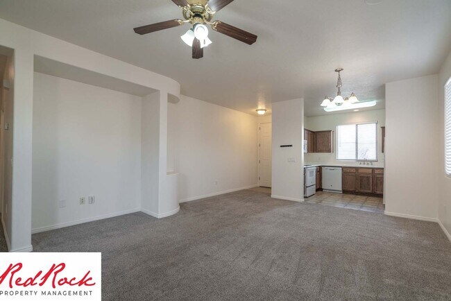 Foto del edificio - Coral Canyon Home with Great Views - Pet F...