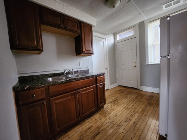 Building Photo - 6554 S Western Ave