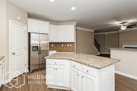 Building Photo - 437 Glen Terra Trce