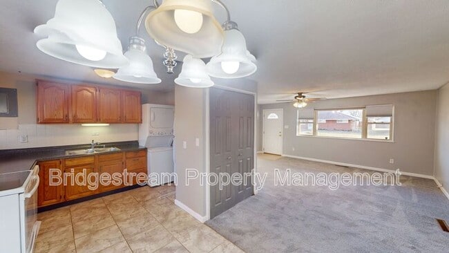 Building Photo - 4451 Mahler Dr