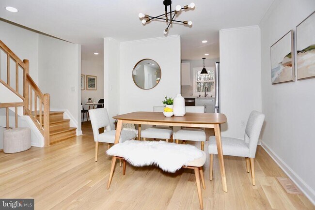 Foto del edificio - 1515 Templeton Pl