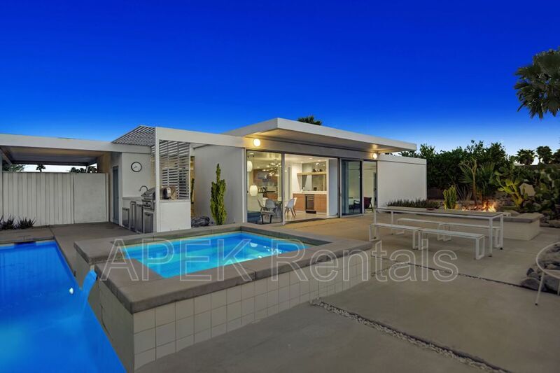 Primary Photo - 3133 N Sunnyview Dr