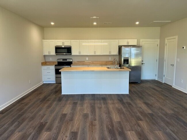 Foto del edificio - Gorgeous New Construction Build within Min...