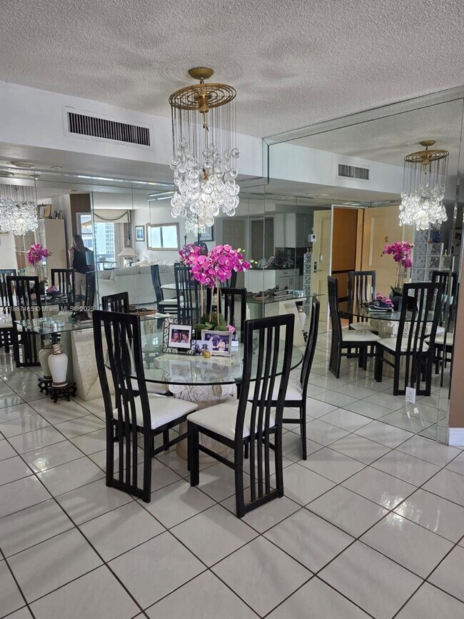 Foto del edificio - 19195 NE 36th Pl