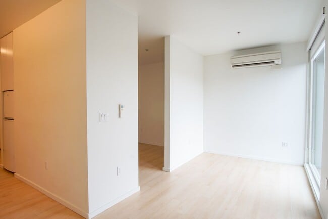 Foto del edificio - Buckman: Light & Bright 1 Bdr with D/W, A/...