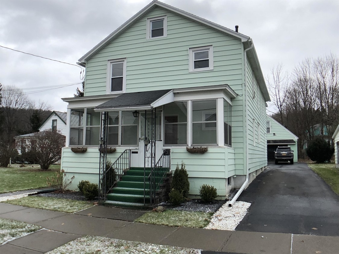 Primary Photo - 13 Pine St