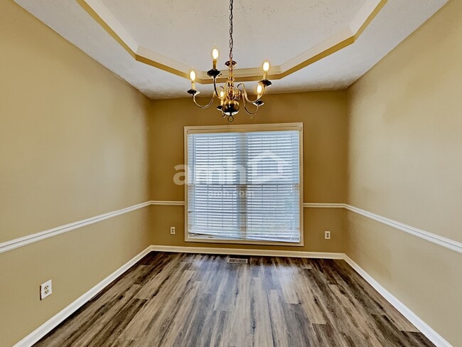 Building Photo - 1454 Chamirey Dr SW
