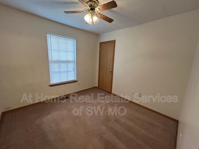 Foto del edificio - 1641 N Patterson Ave