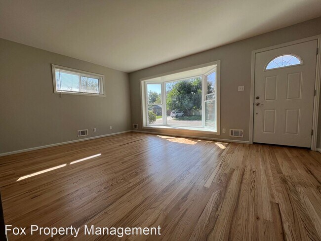 Building Photo - 3 br, 2 bath House - 1365 Lucille Court
