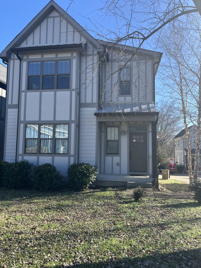 Photo - 2148 Oakland St House