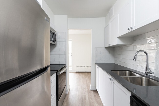 Building Photo - 295 Dale Cres