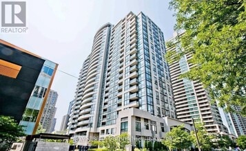 Building Photo - 35 Hollywood Ave