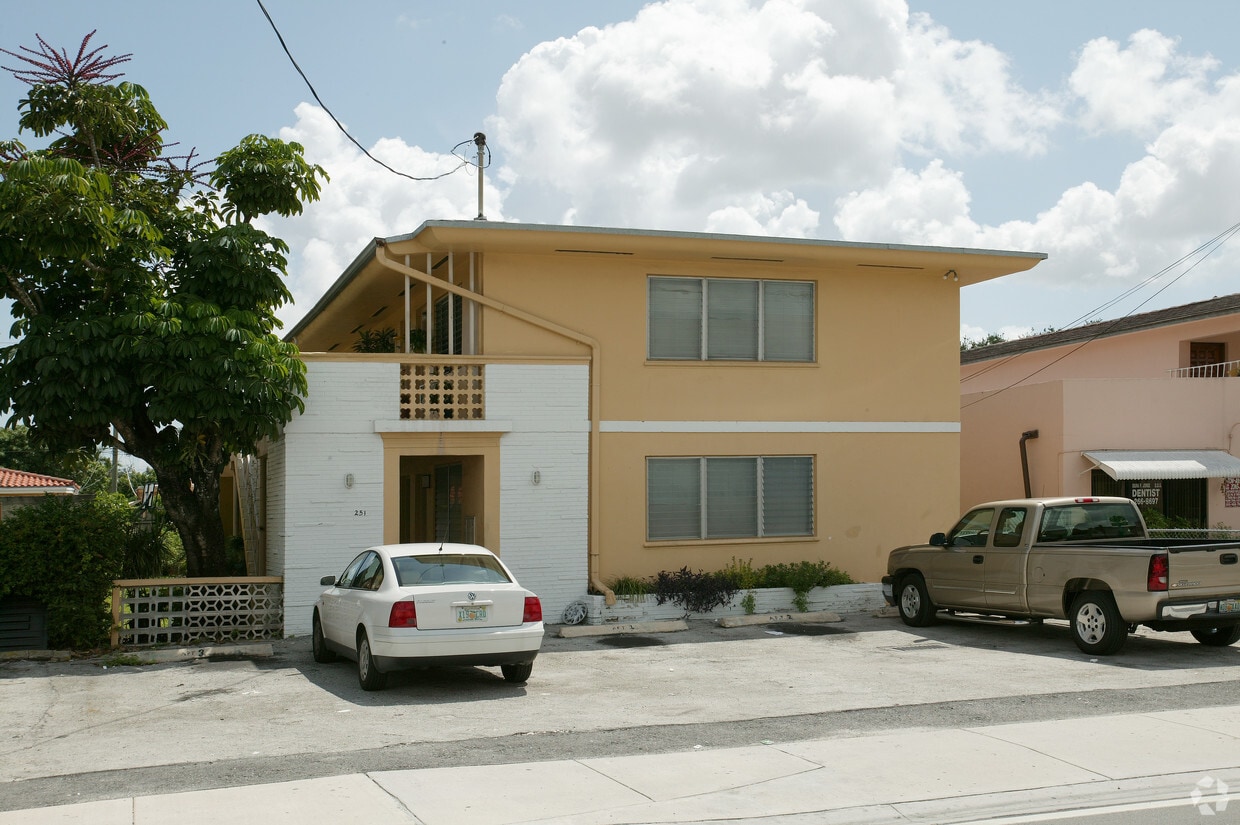 Foto del edificio - 251 NW 57th Ave