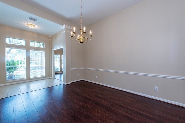 Foto del edificio - 4505 Grove Park Dr
