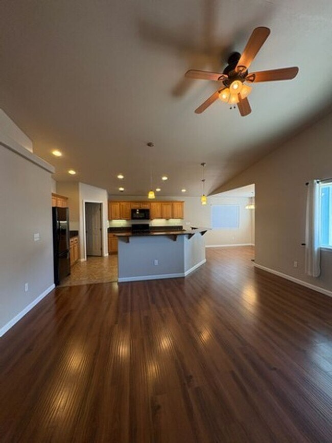 Foto del edificio - Corner lot Three Bedroom Fernley Home