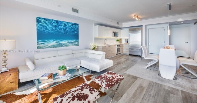 Foto del edificio - 1300 Brickell Bay Dr