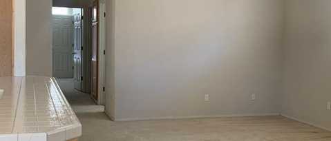 Foto del edificio - 1046 W Pebble Dr