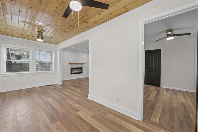 Foto del edificio - 441 Oak Dr