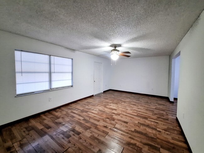 Building Photo - 700 E Airport Blvd