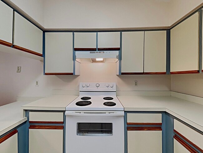 Building Photo - 32819 Blossom Ln