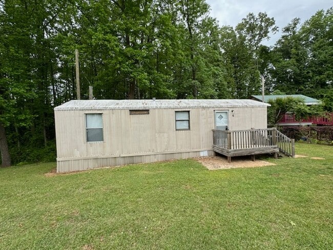 Building Photo - 208 Perry Ave
