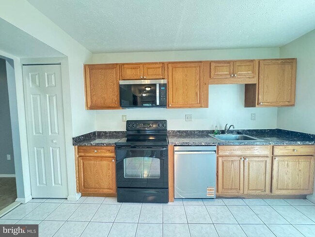 Foto del edificio - 7233 Mill Creek Ct