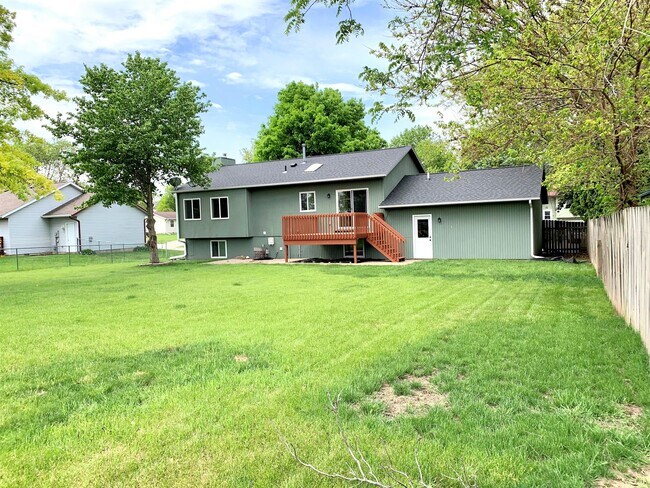 Foto del edificio - 155 Bayberry Ln