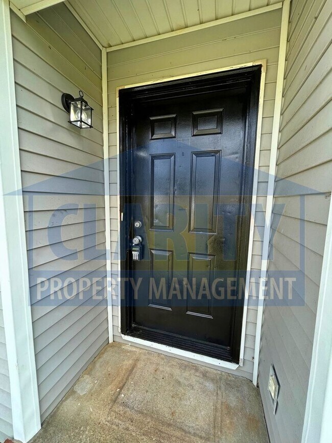 Building Photo - ***131 Brooke Lane NE