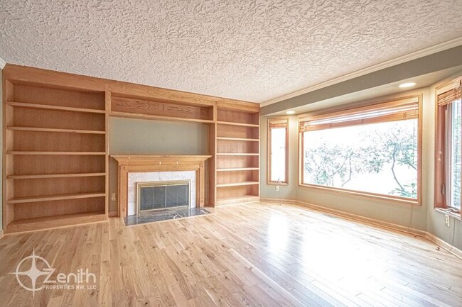 Building Photo - 13101 SE Laver St