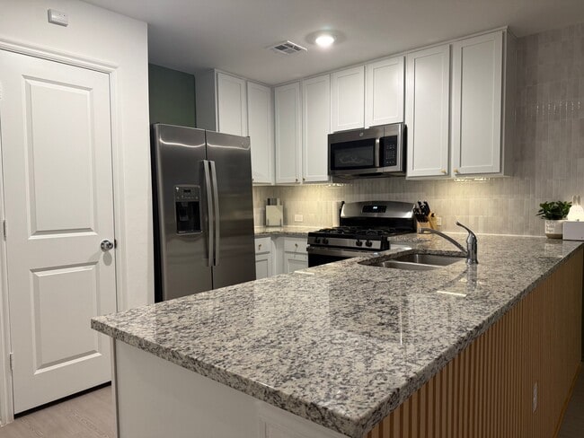 Foto del edificio - 14908 Parkway Center Ave