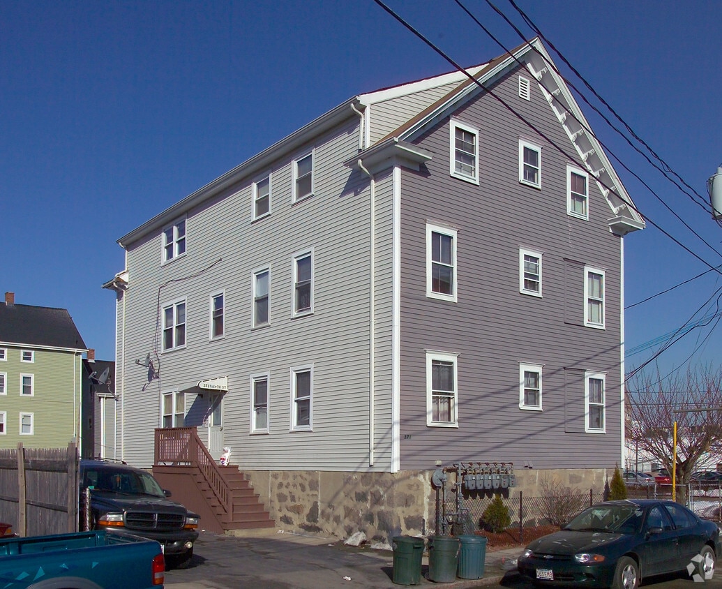 371 4th St, Fall River, MA 02721 Apartments in Fall River, MA